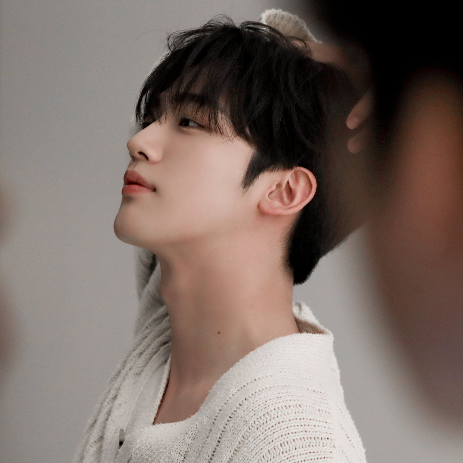 Behind-the-scenes cut of Kim Yohan