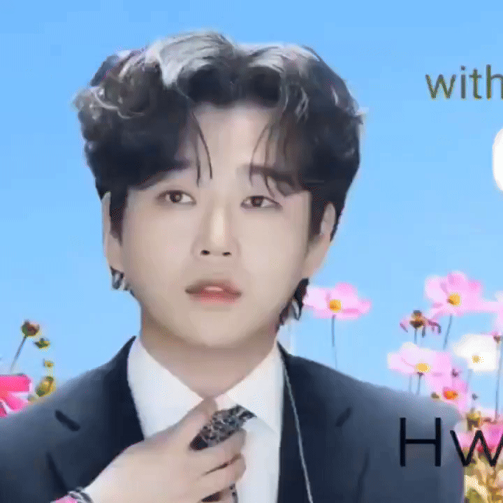 Momen yang diabadikan oleh penggemar Hwang Youngwoong