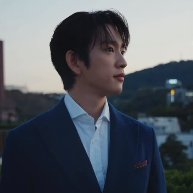 Behind-the-scenes cut of Park Jinyoung