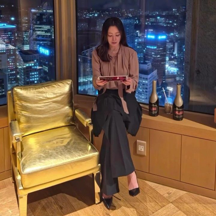 Behind-the-scenes cut of Kim Heesun