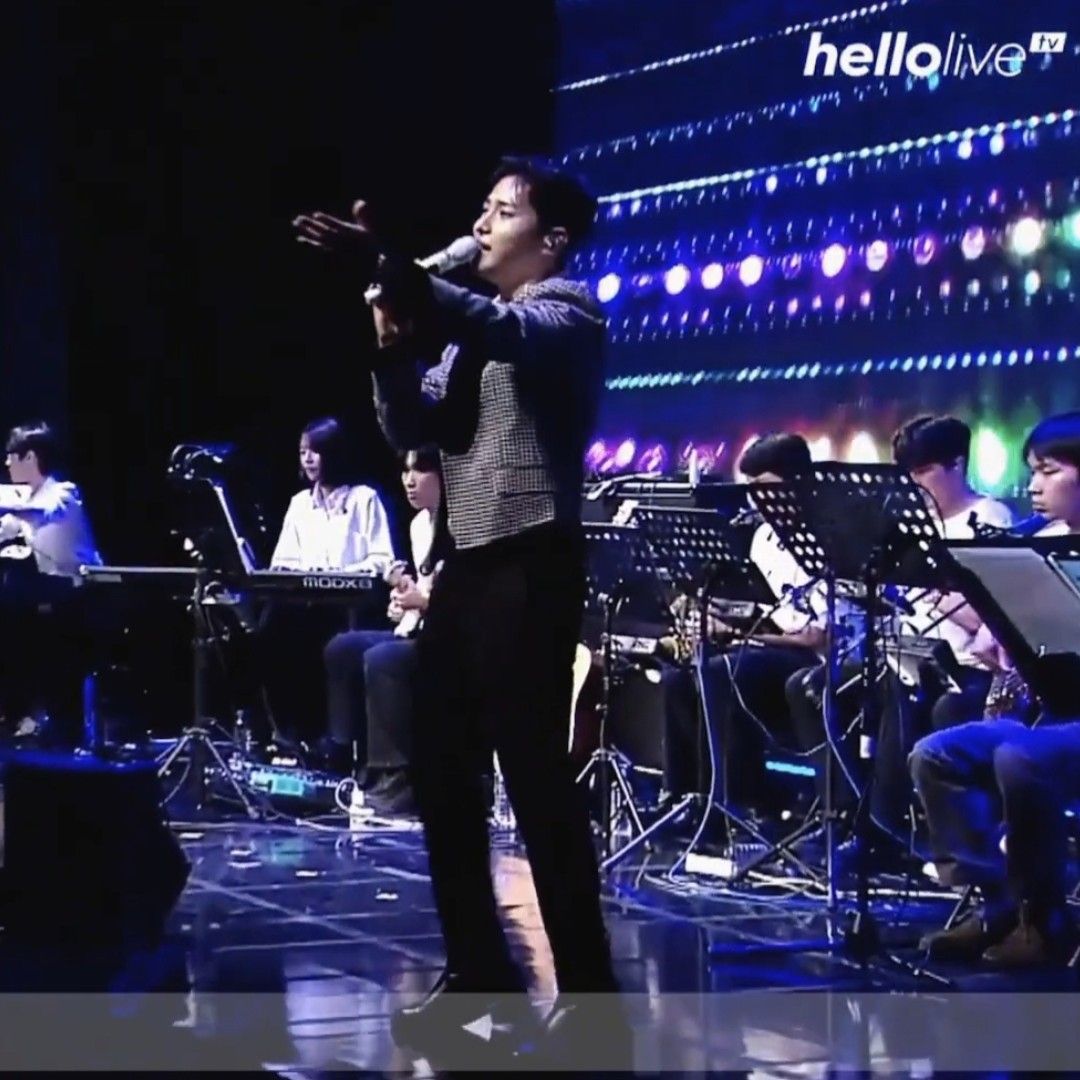 A moment captured by a fan of Seong Ri