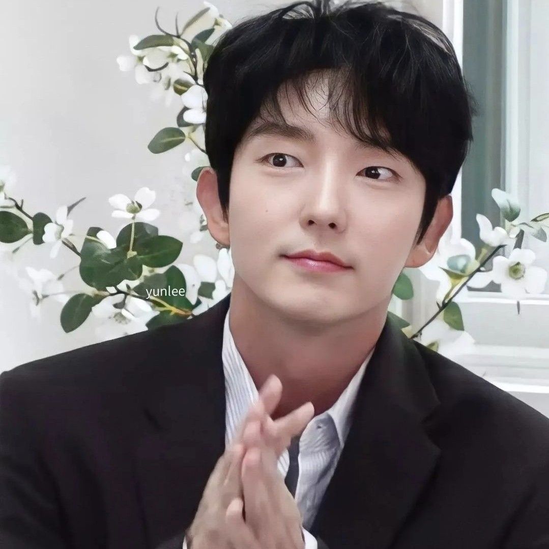 Latest photo of Lee Joongi