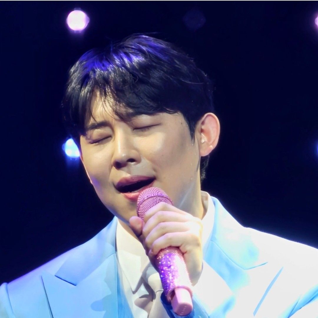 A moment captured by a fan of Jinuk