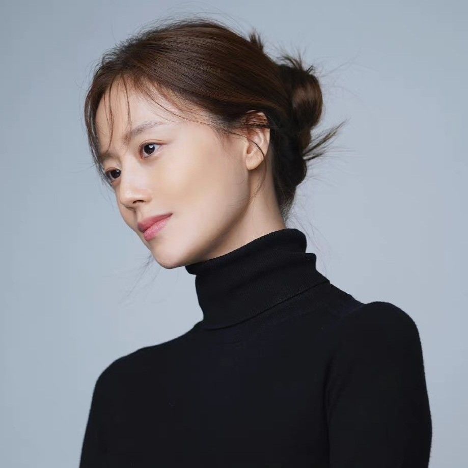 Behind-the-scenes cut of Moon Chaewon