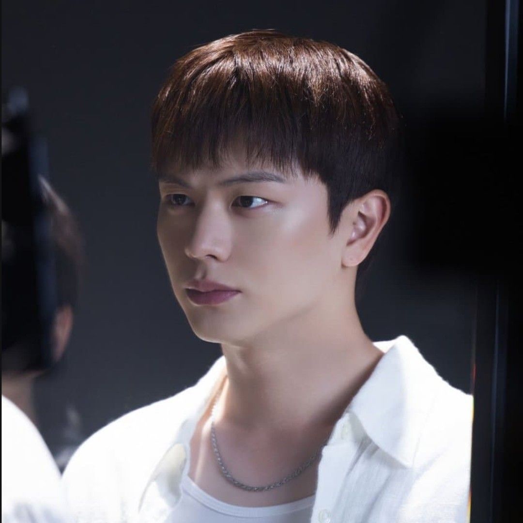 Recent activity shot of Yook Sungjae
