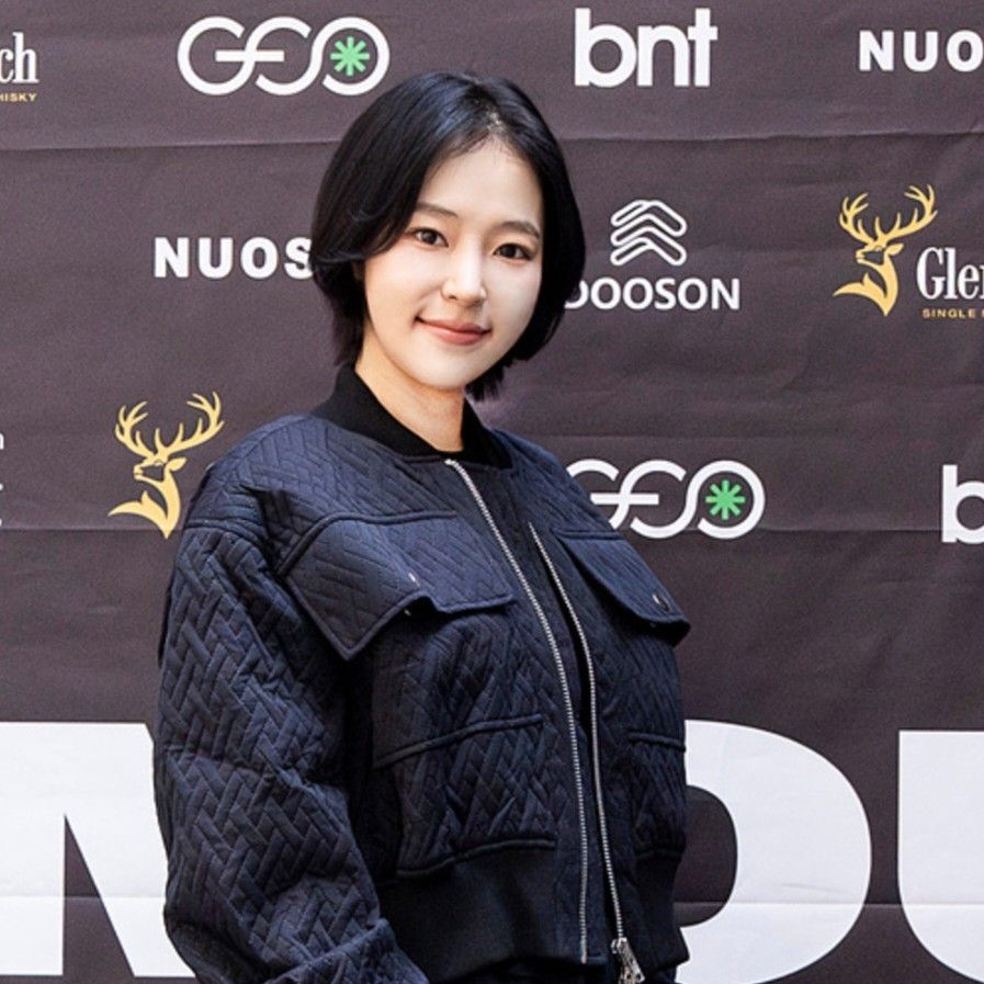 Behind-the-scenes cut of Hong Ja