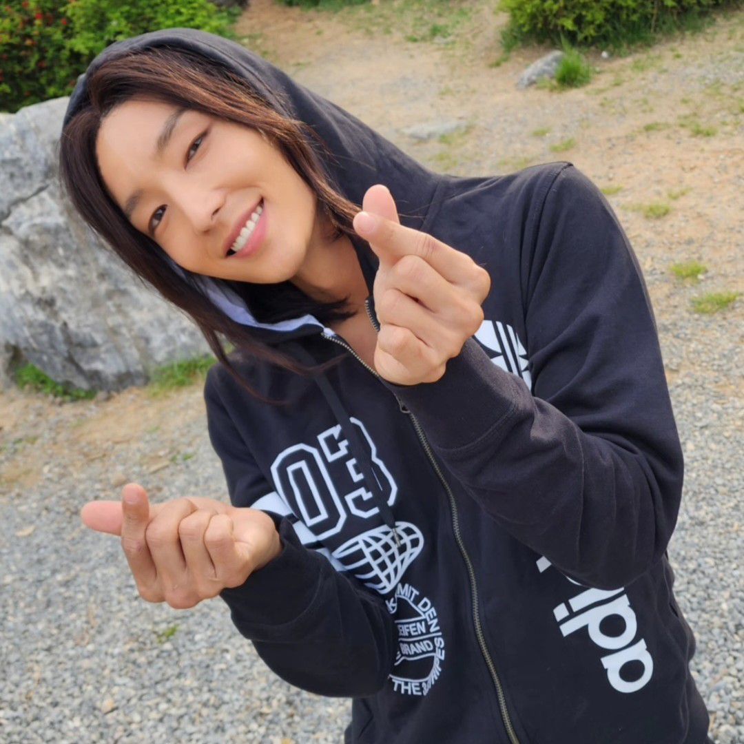 A moment captured by a fan of Lee Joongi
