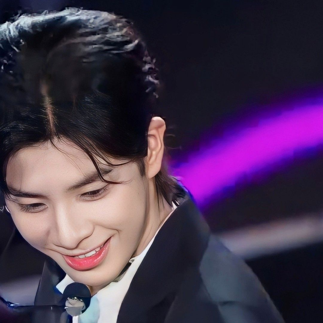 Momen yang diabadikan oleh penggemar Jeong Dongwon