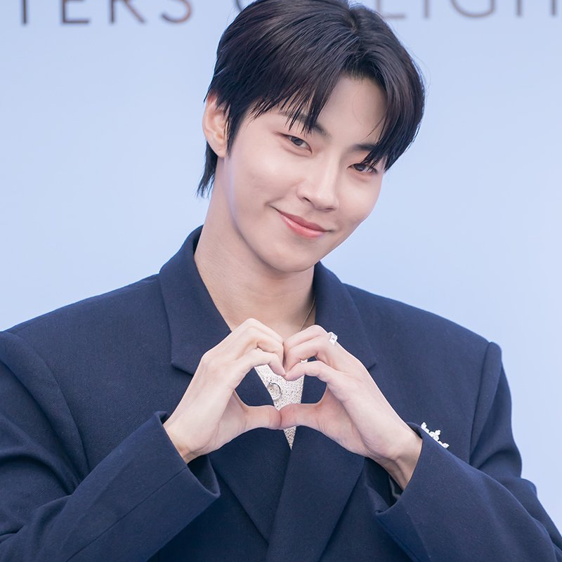 황인엽 최근 활동샷