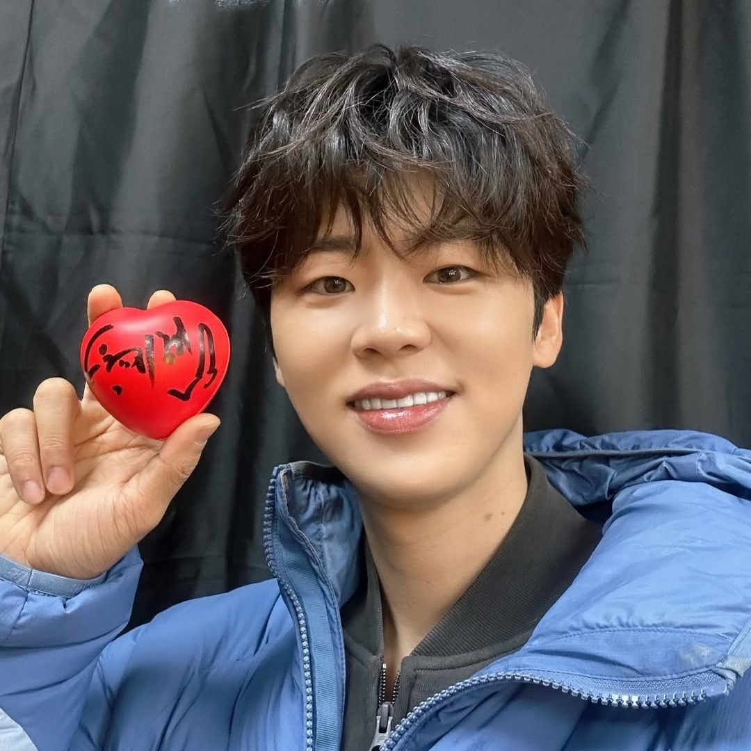 A moment captured by a fan of Park Jihyeon