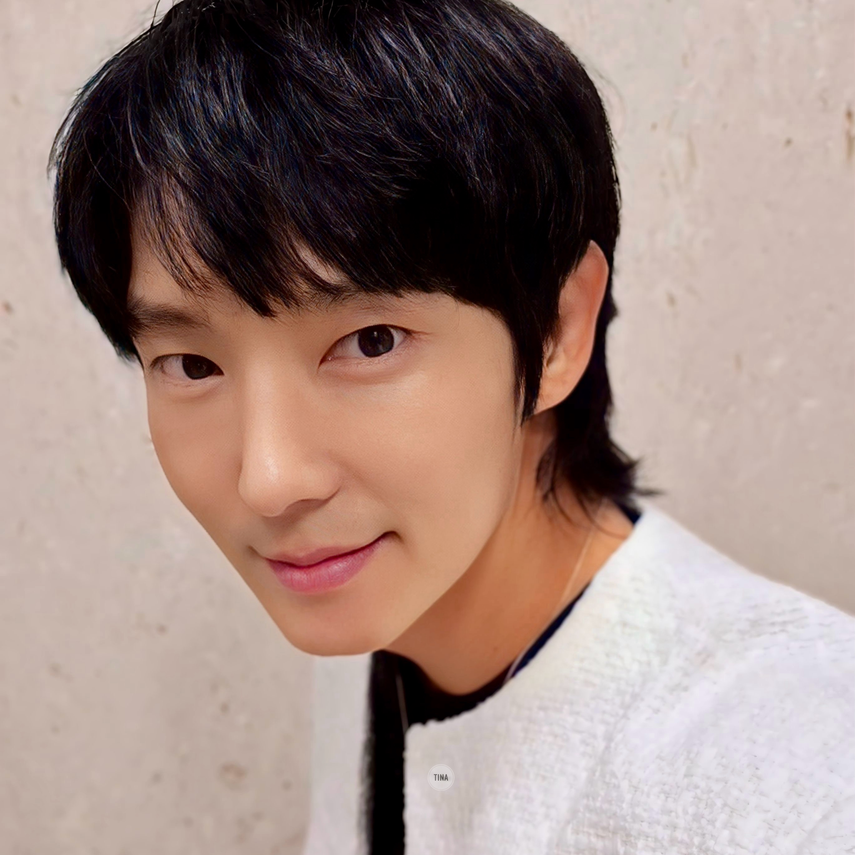 Latest photo of Lee Joongi