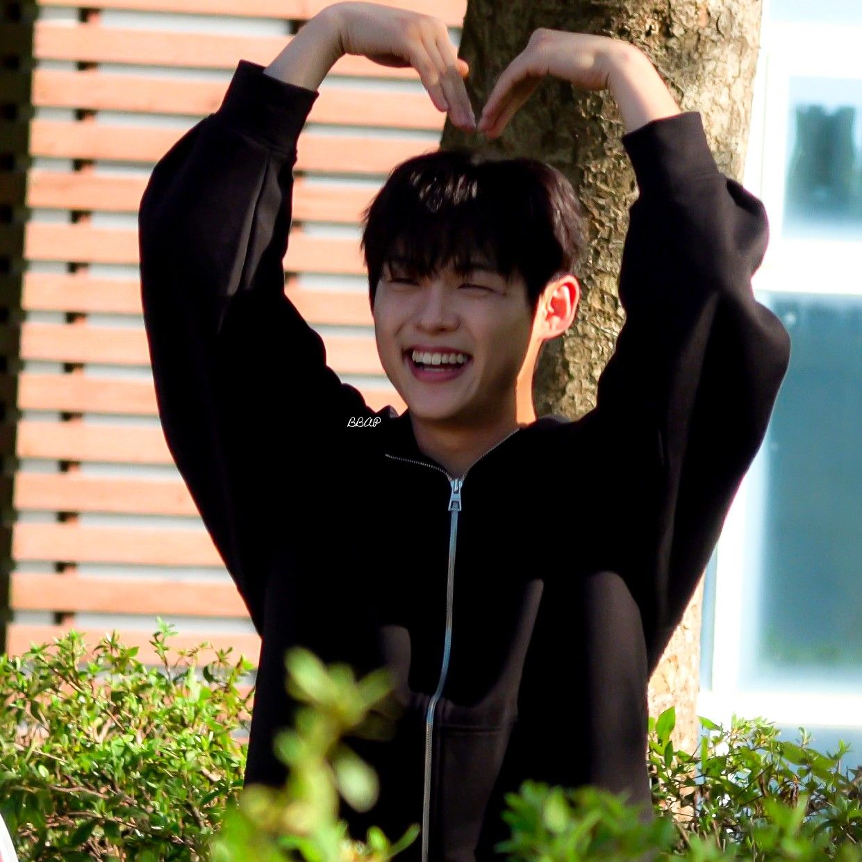 Behind-the-scenes cut of Choi Jaemyeong