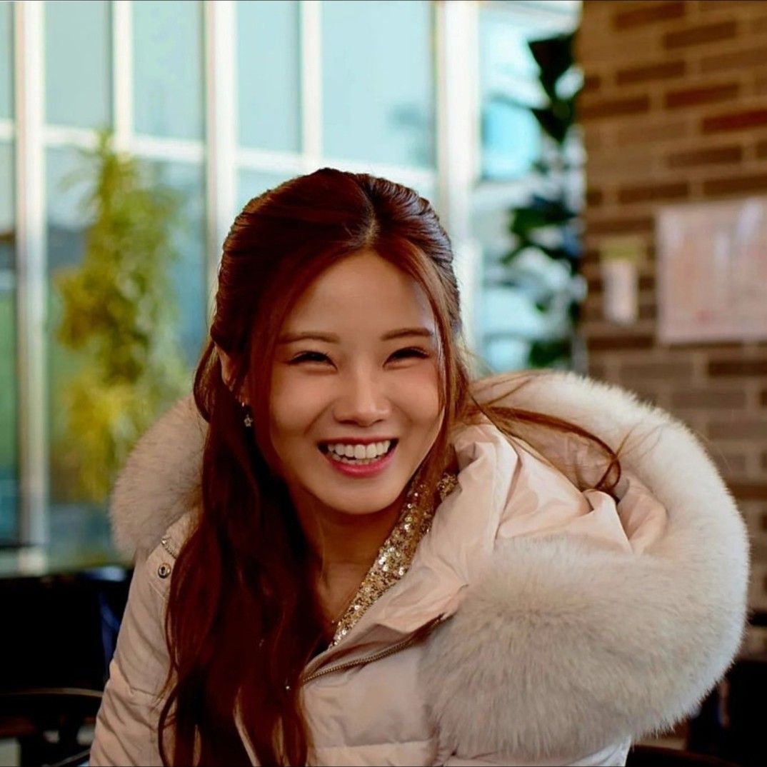 Recent activity shot of Bae Ahyeon