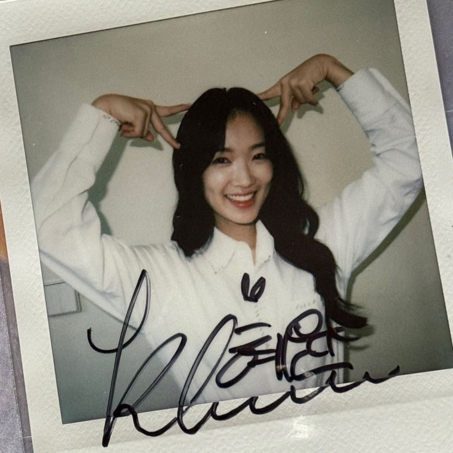 Behind-the-scenes cut of Kim Hyeyoon