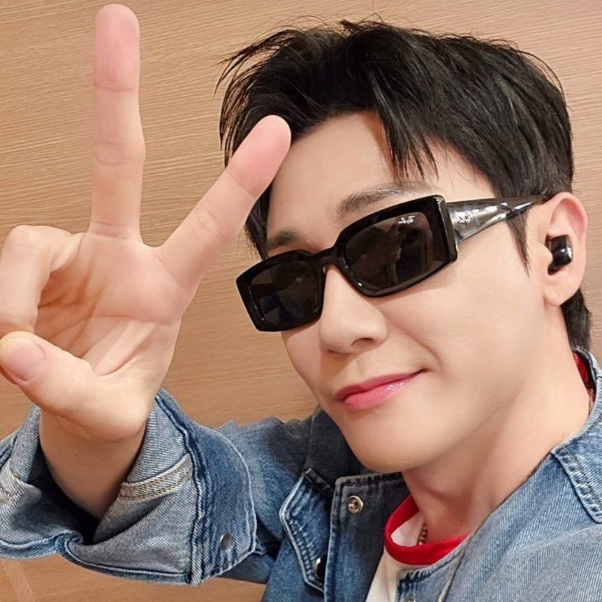Behind-the-scenes cut of Young Tak