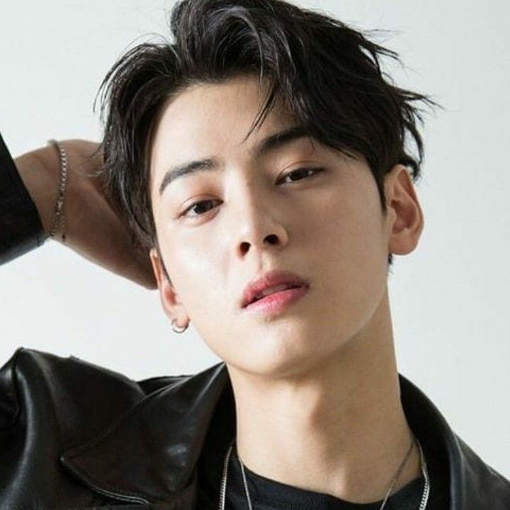 Recent activity shot of Cha Eunwoo