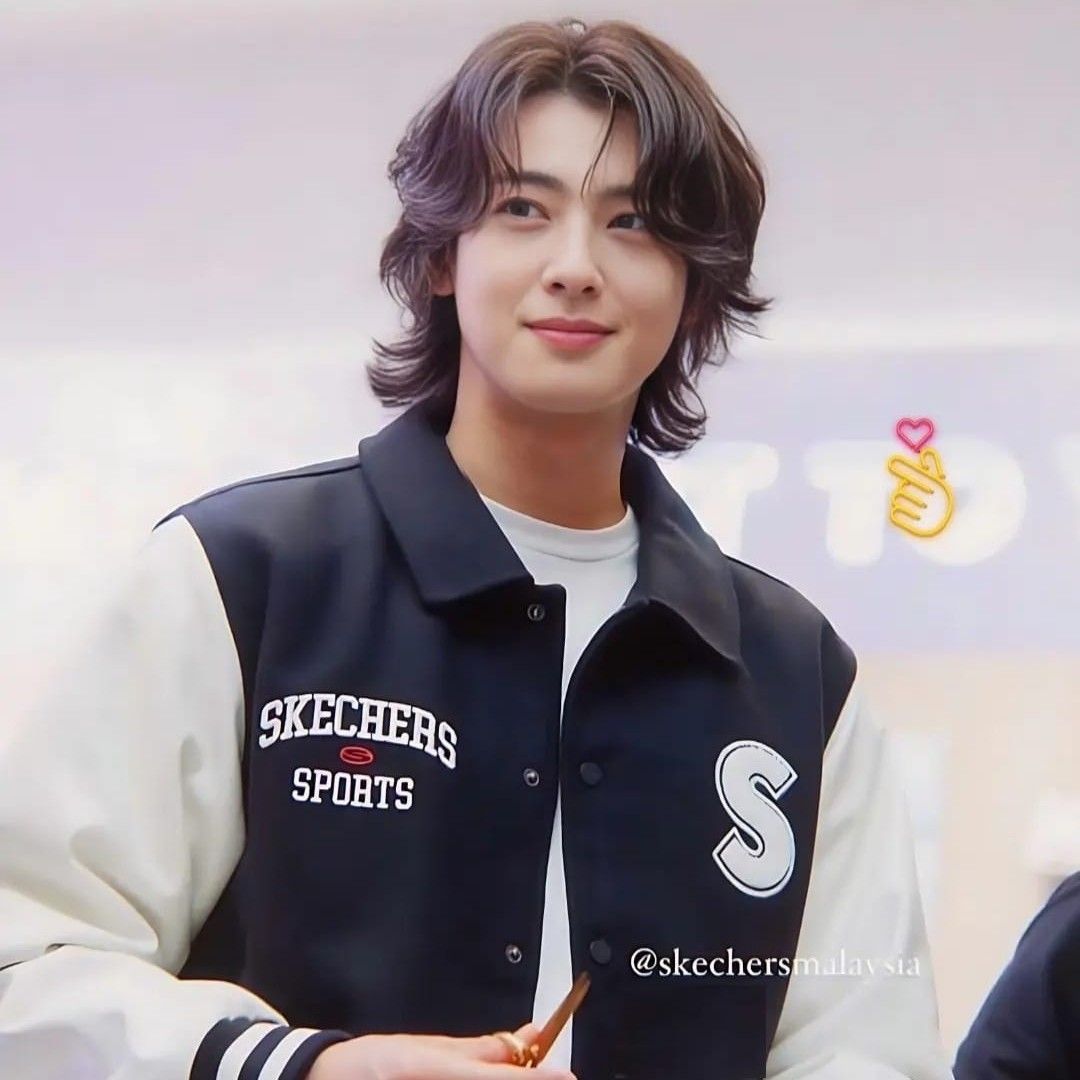 Foto terbaru dari Cha Eunwoo