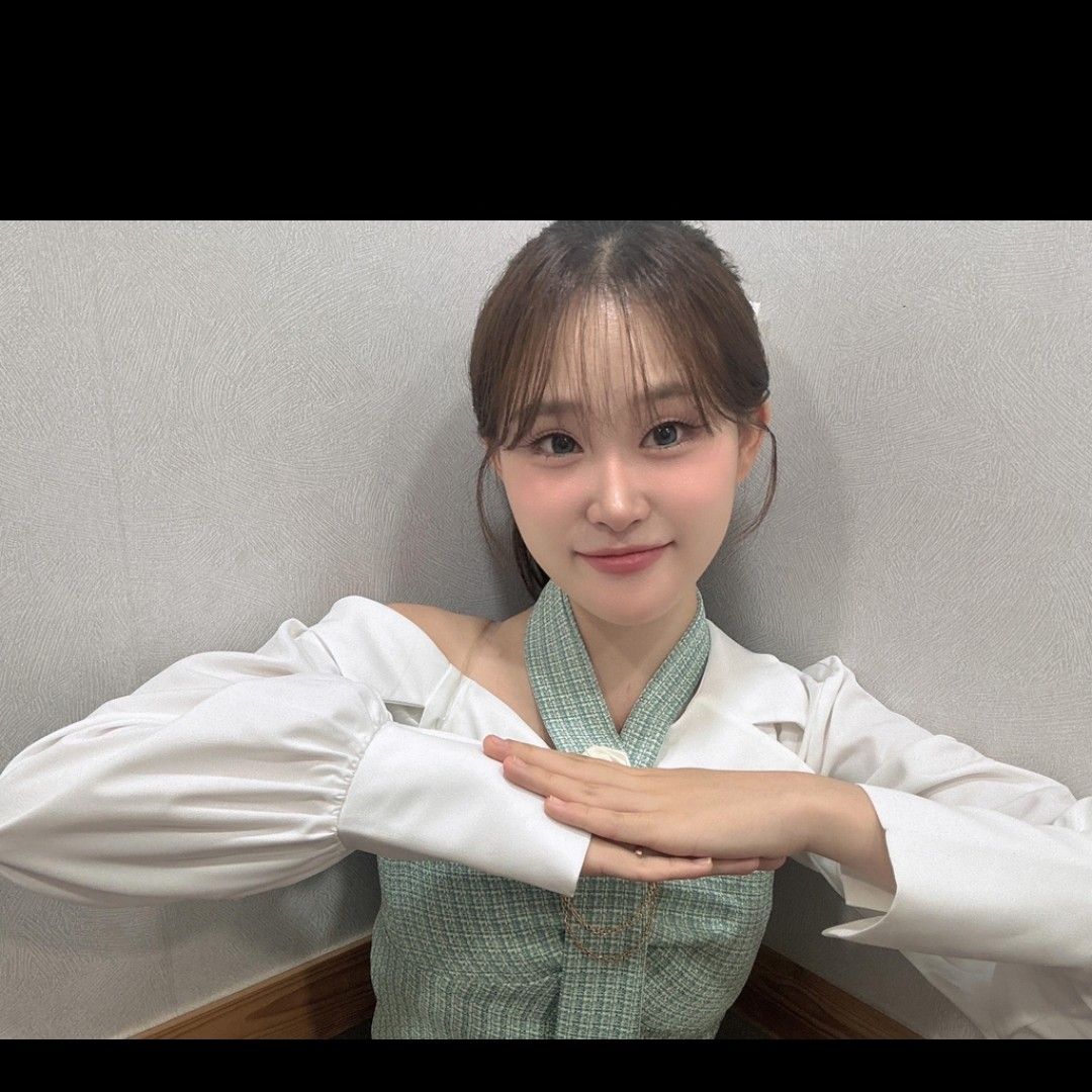 김다현의 비하인드 컷