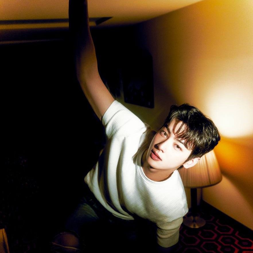 Latest photo of Cha Eunwoo