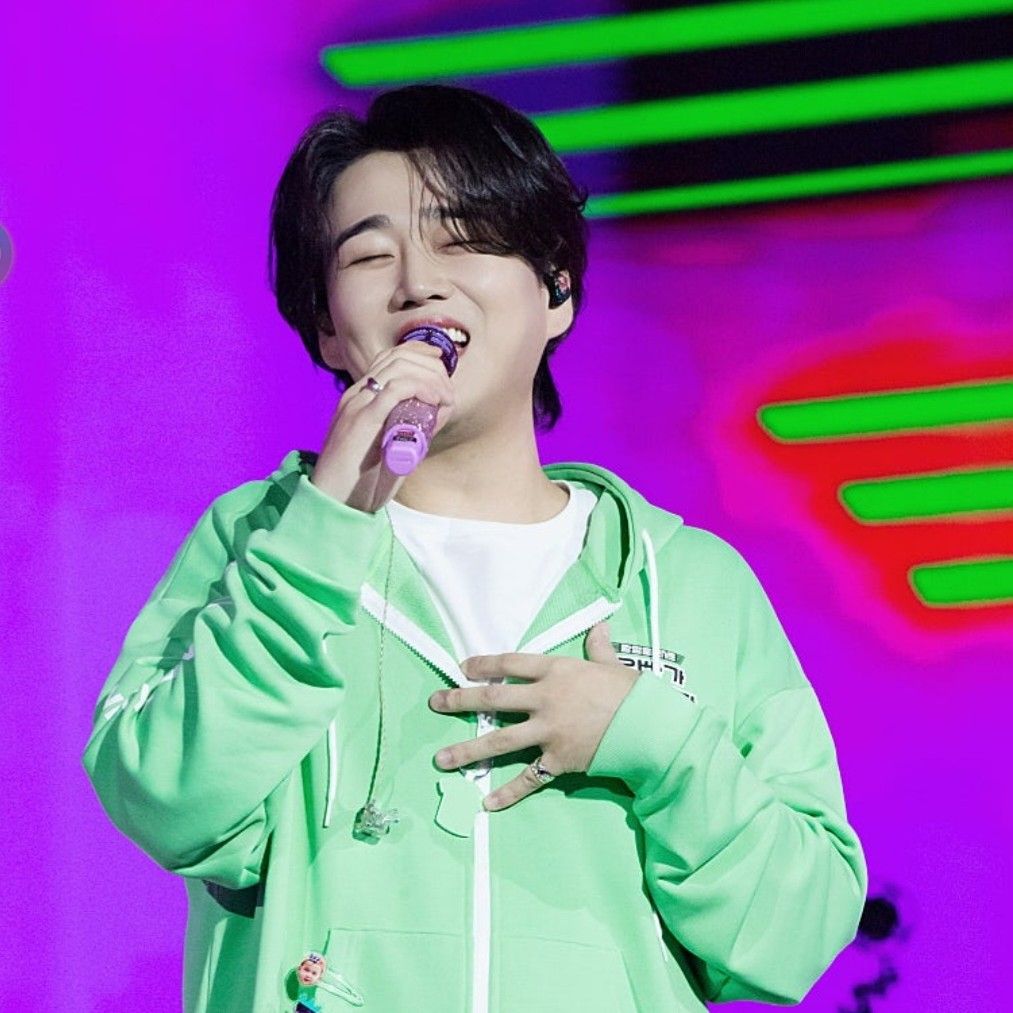 Latest photo of Hwang Youngwoong