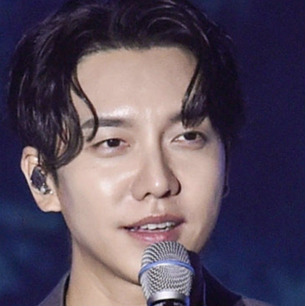 Momen yang diabadikan oleh penggemar Lee Seunggi