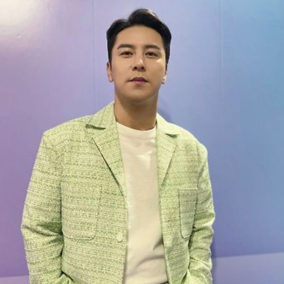 チャン・ミンホの最近の活動ショット