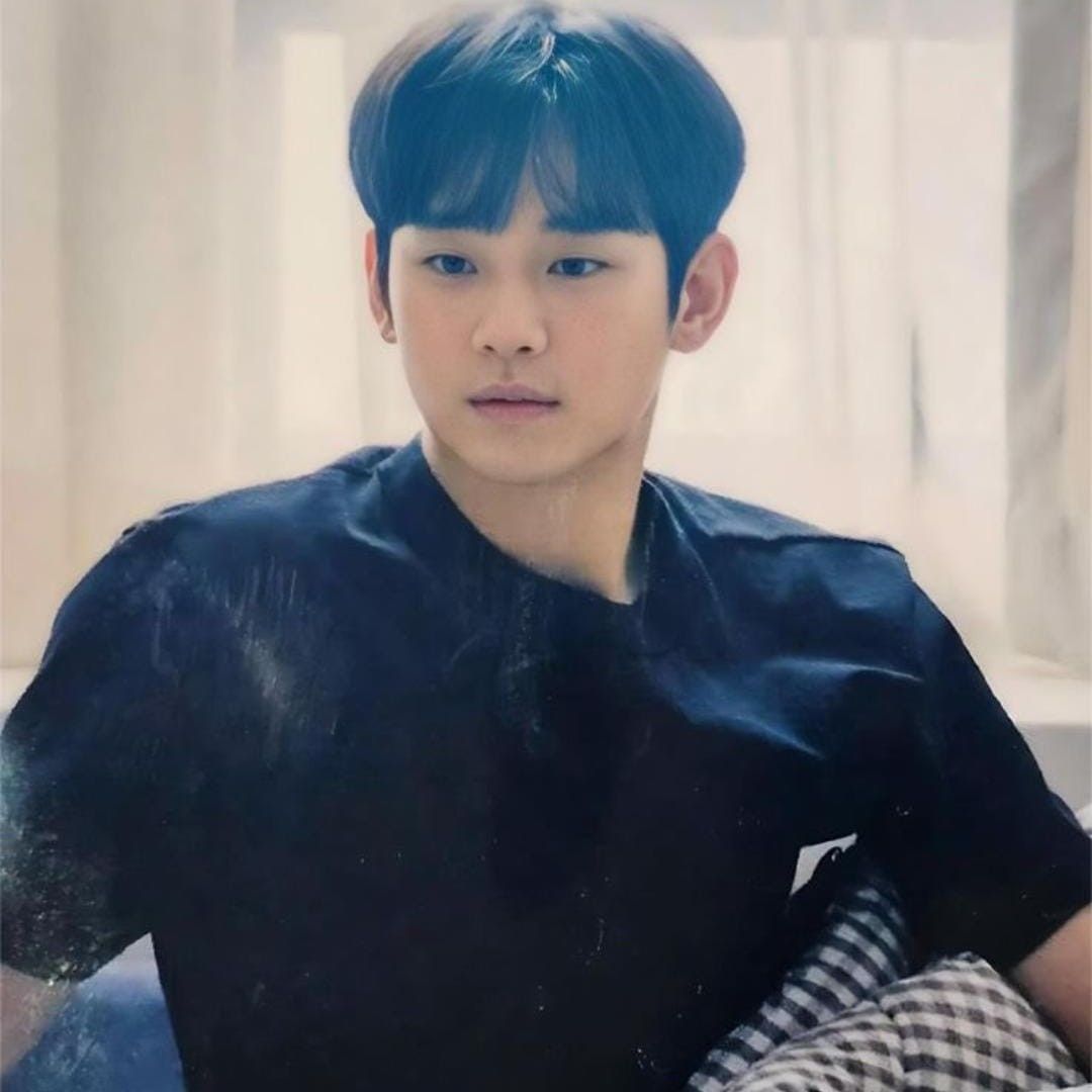 A moment captured by a fan of Kim Soohyun