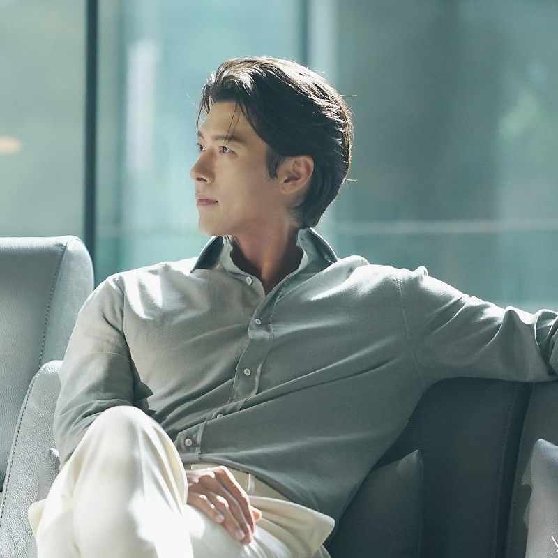 Behind-the-scenes cut of Hyun Bin