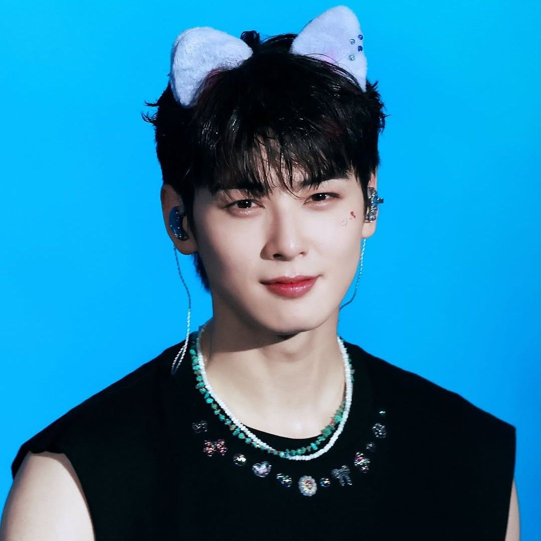 Latest photo of Cha Eunwoo