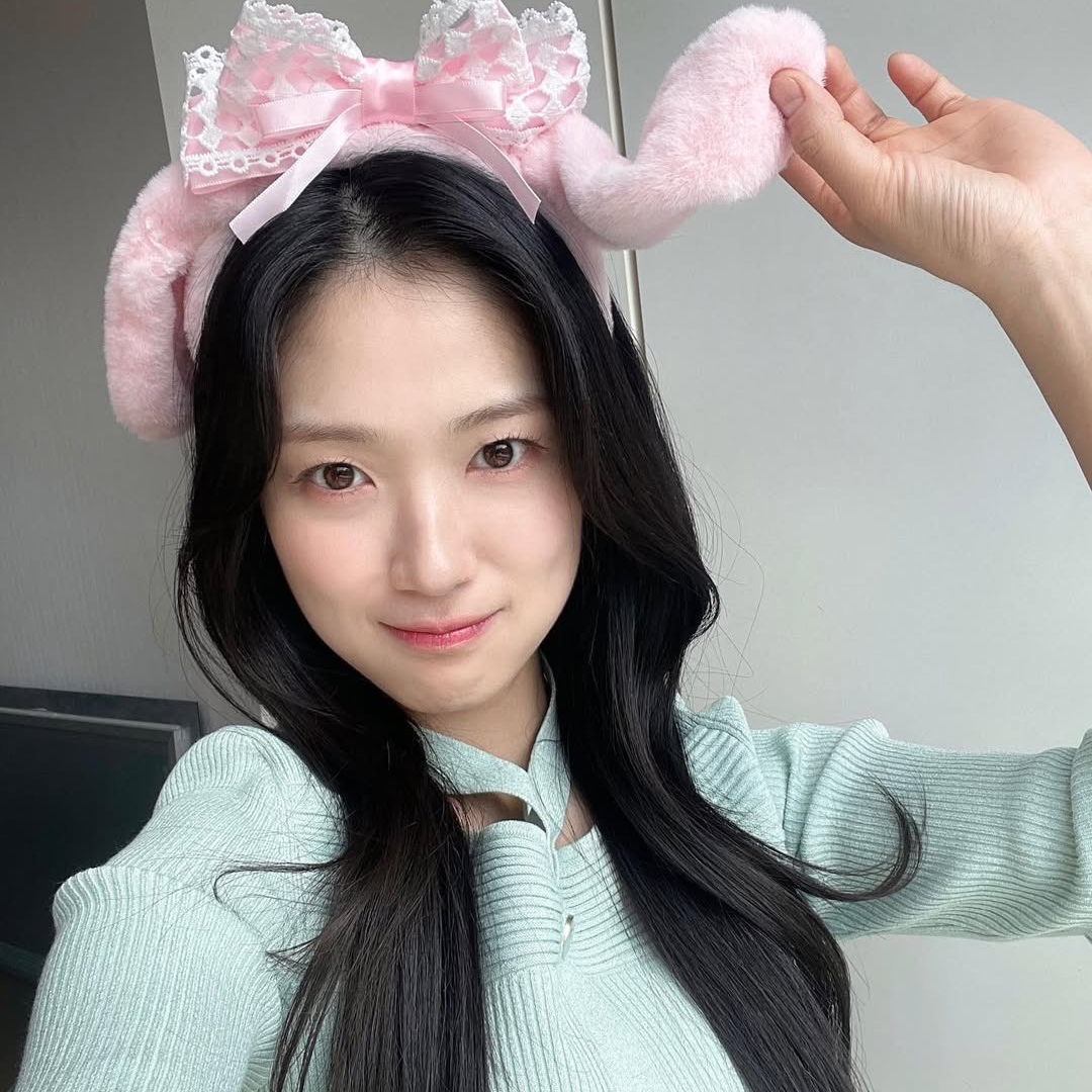 Behind-the-scenes cut of Kim Hyeyoon