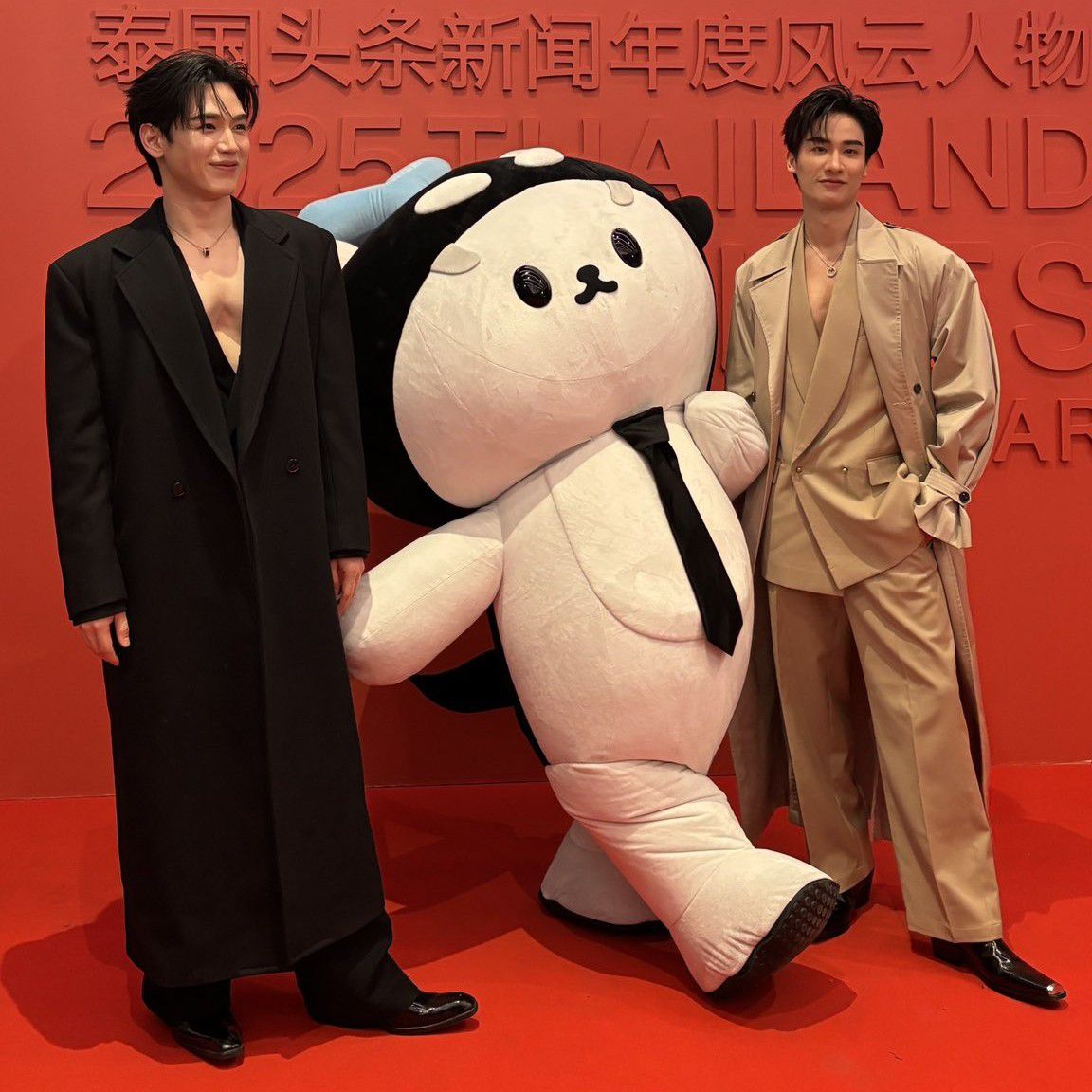 A moment captured by a fan of Tay Tawan Vihokratana