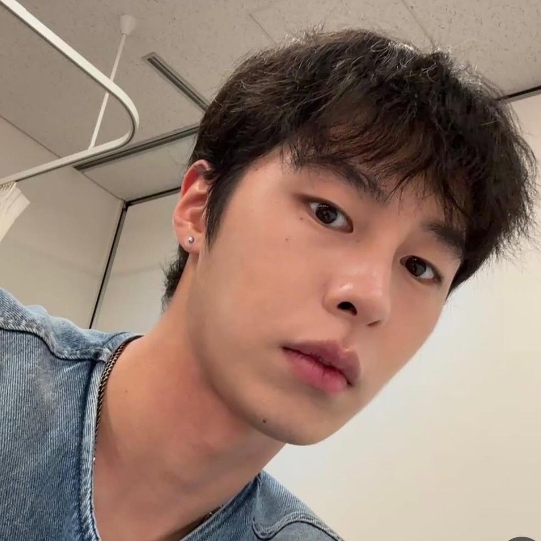 Recent activity shot of Lee Jaewook