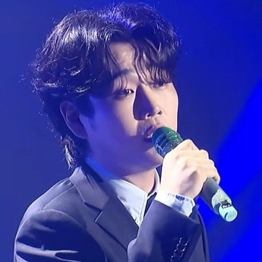 Behind-the-scenes cut of Hwang Youngwoong