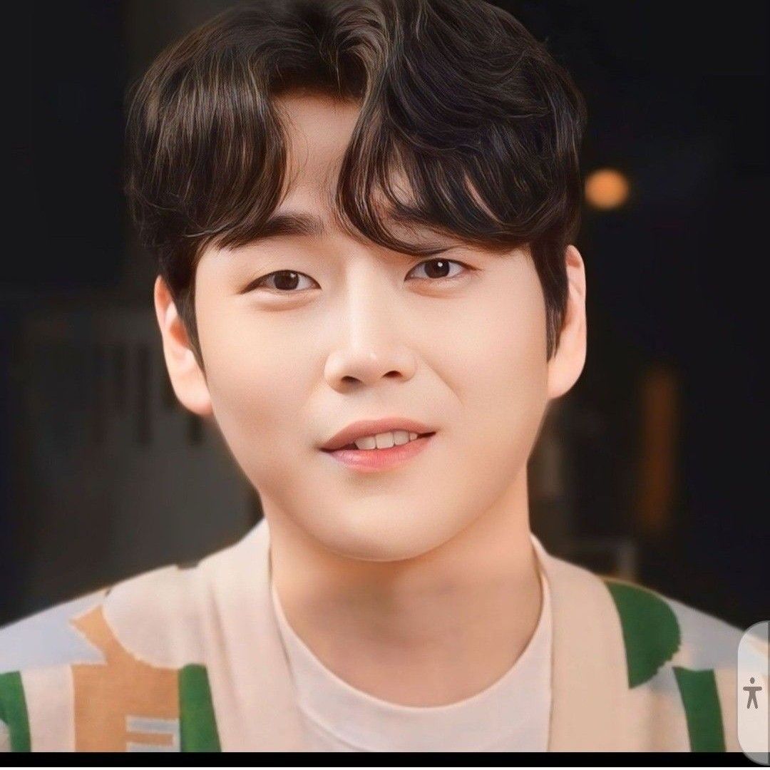 Latest photo of Hwang Youngwoong