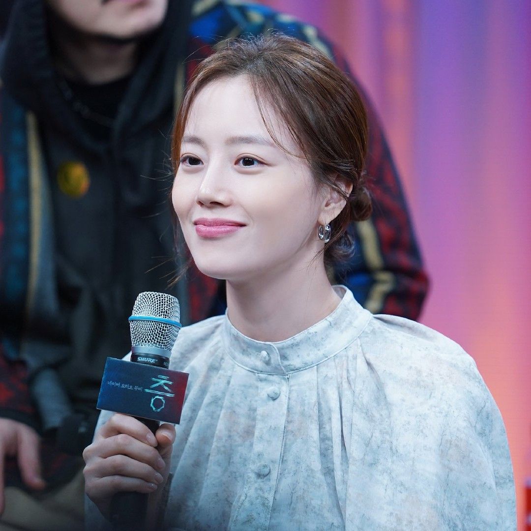 Recent activity shot of Moon Chaewon