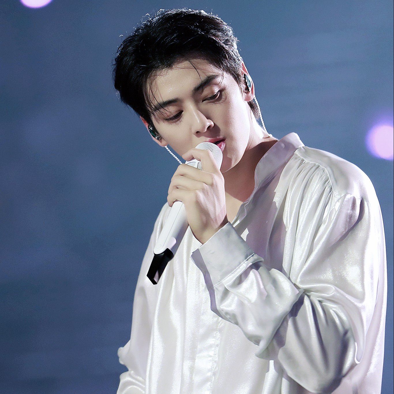 Recent activity shot of Cha Eunwoo