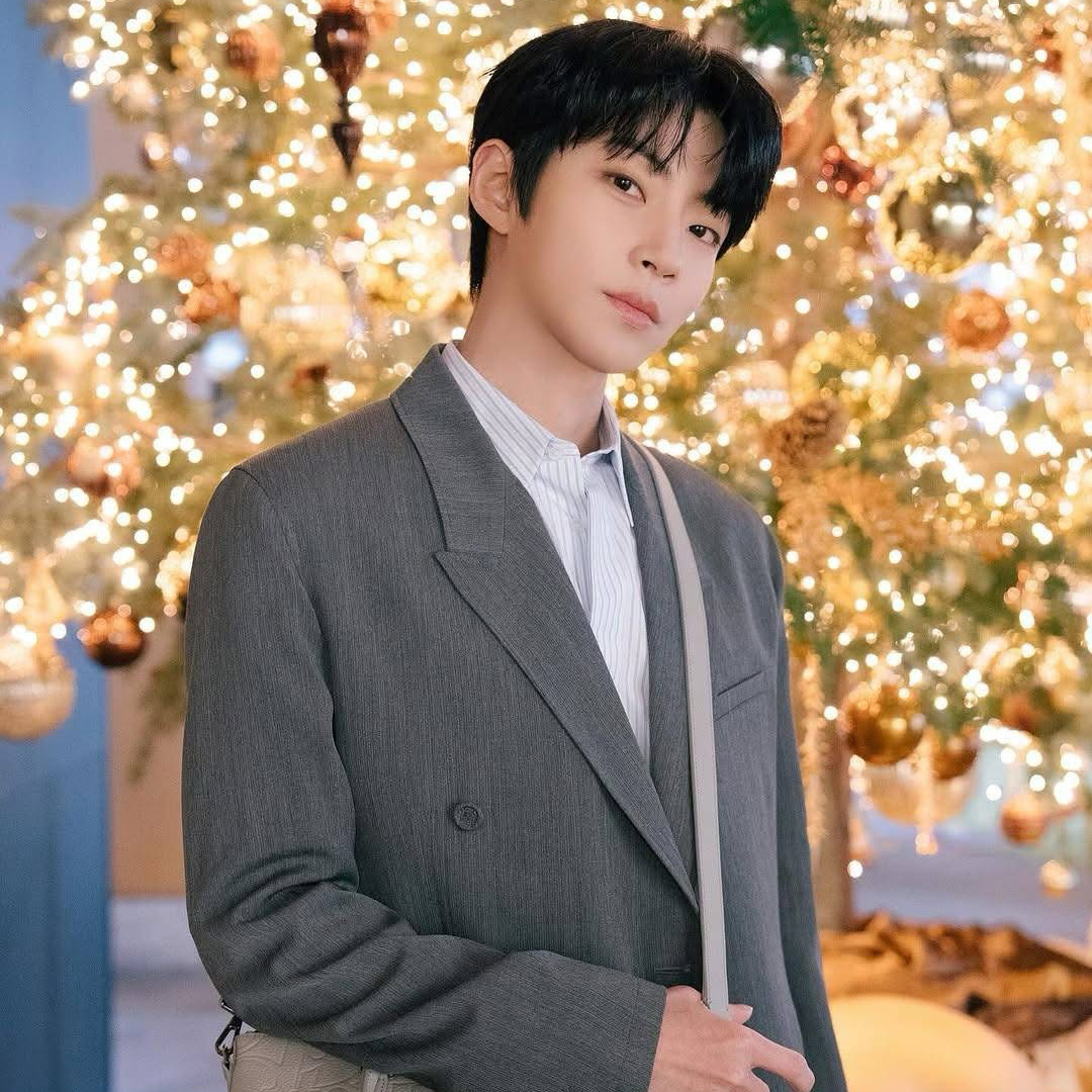 Latest photo of Hwang Inyoup