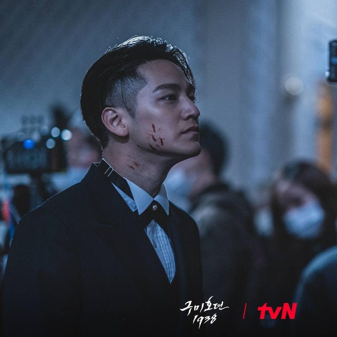 Behind-the-scenes cut of Kim Bum