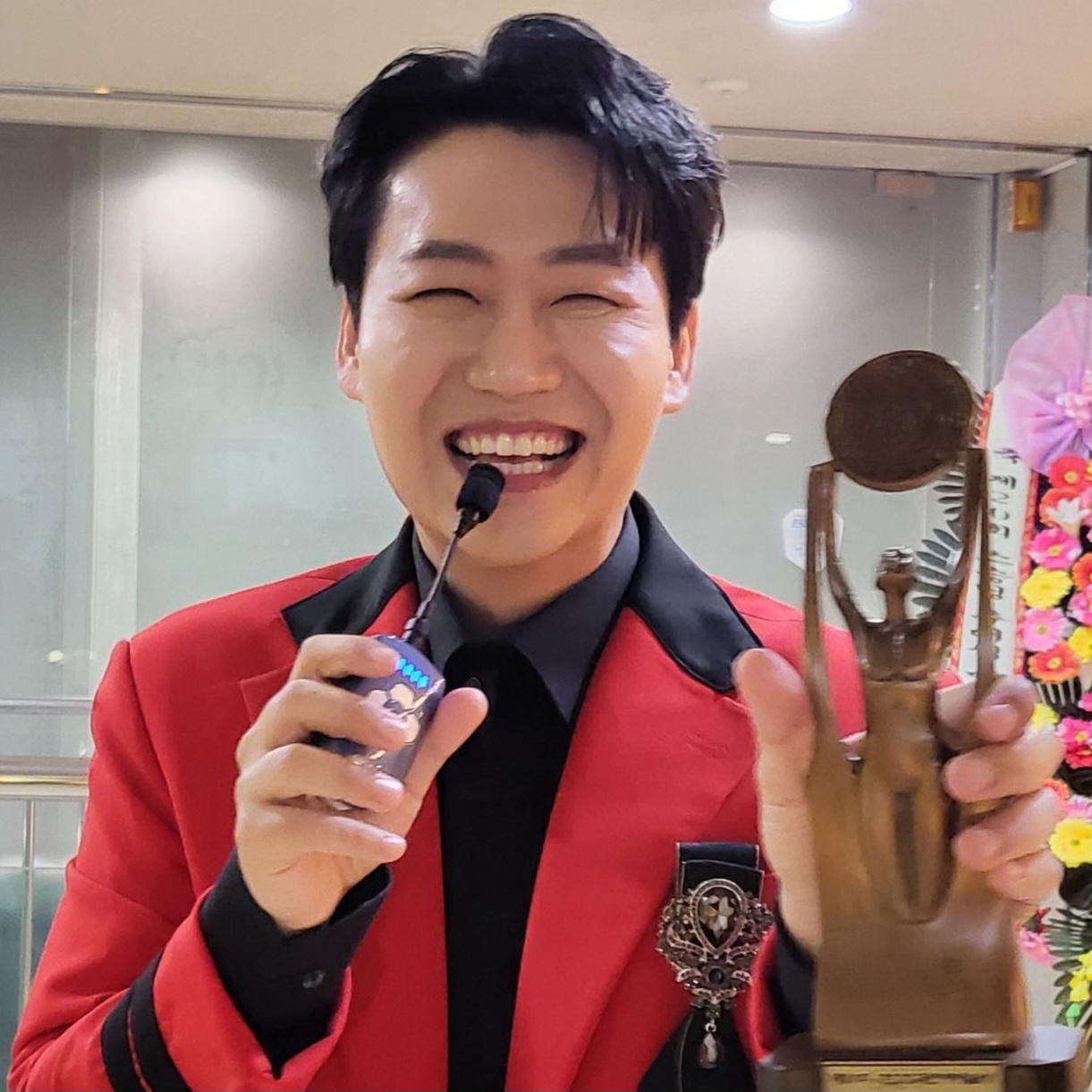 Behind-the-scenes cut of Min Soohyun