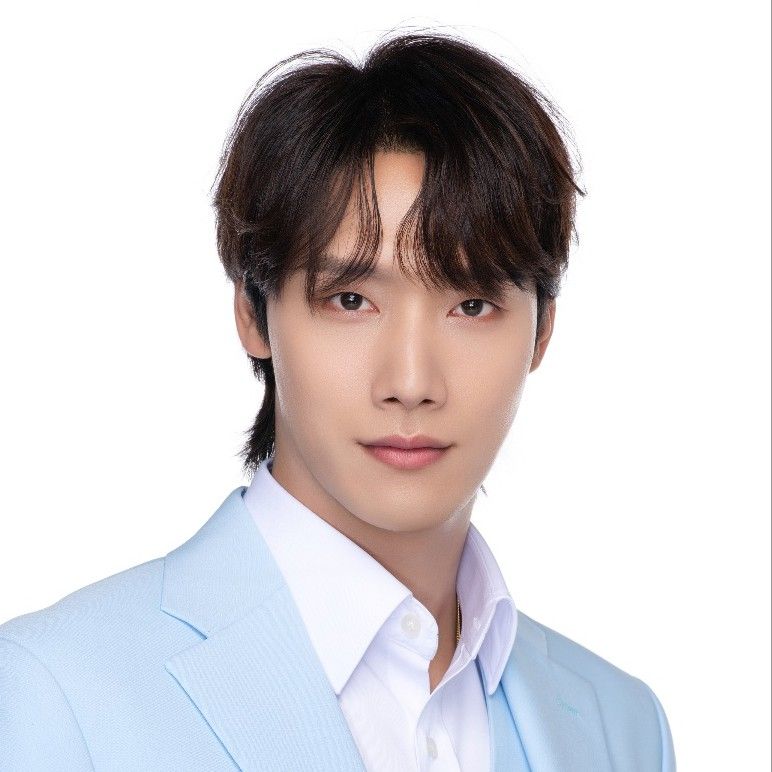 Latest photo of Choi Woojin