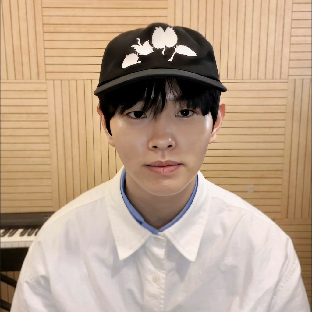 Behind-the-scenes cut of Lee Byeongchan