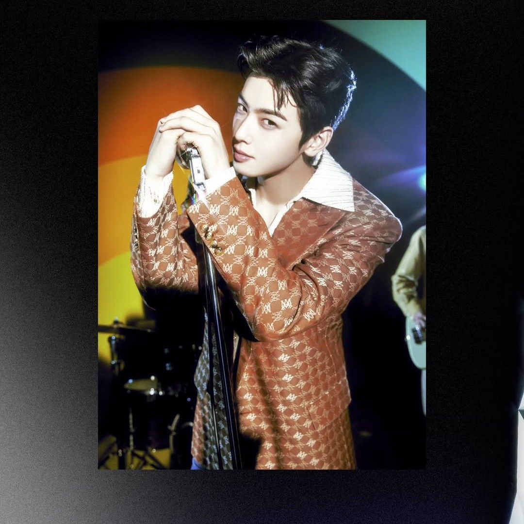 Recent activity shot of Cha Eunwoo