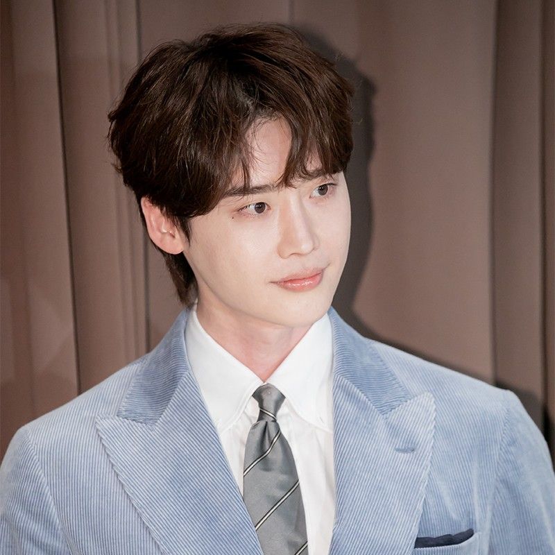Behind-the-scenes cut of Lee Jongsuk