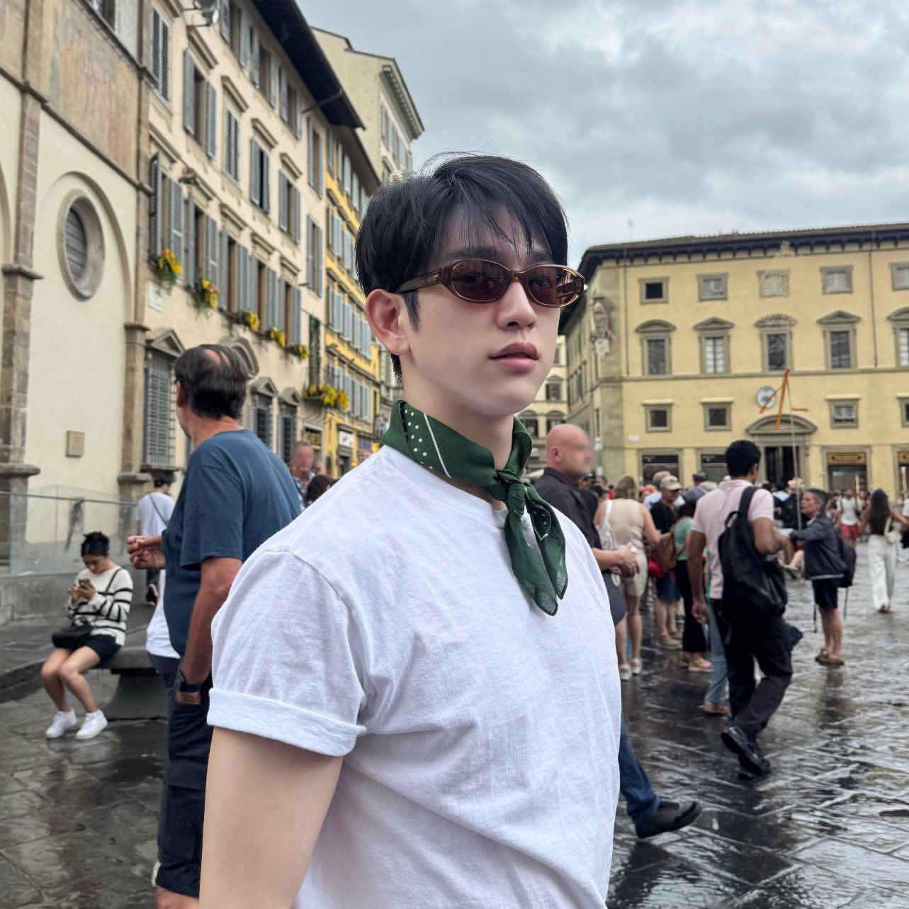 Behind-the-scenes cut of Park Jinyoung