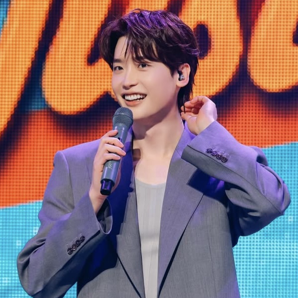 Latest photo of Lee Jongsuk