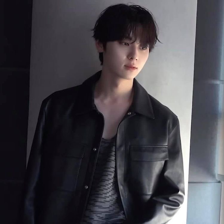 Behind-the-scenes cut of Hwang Minhyun