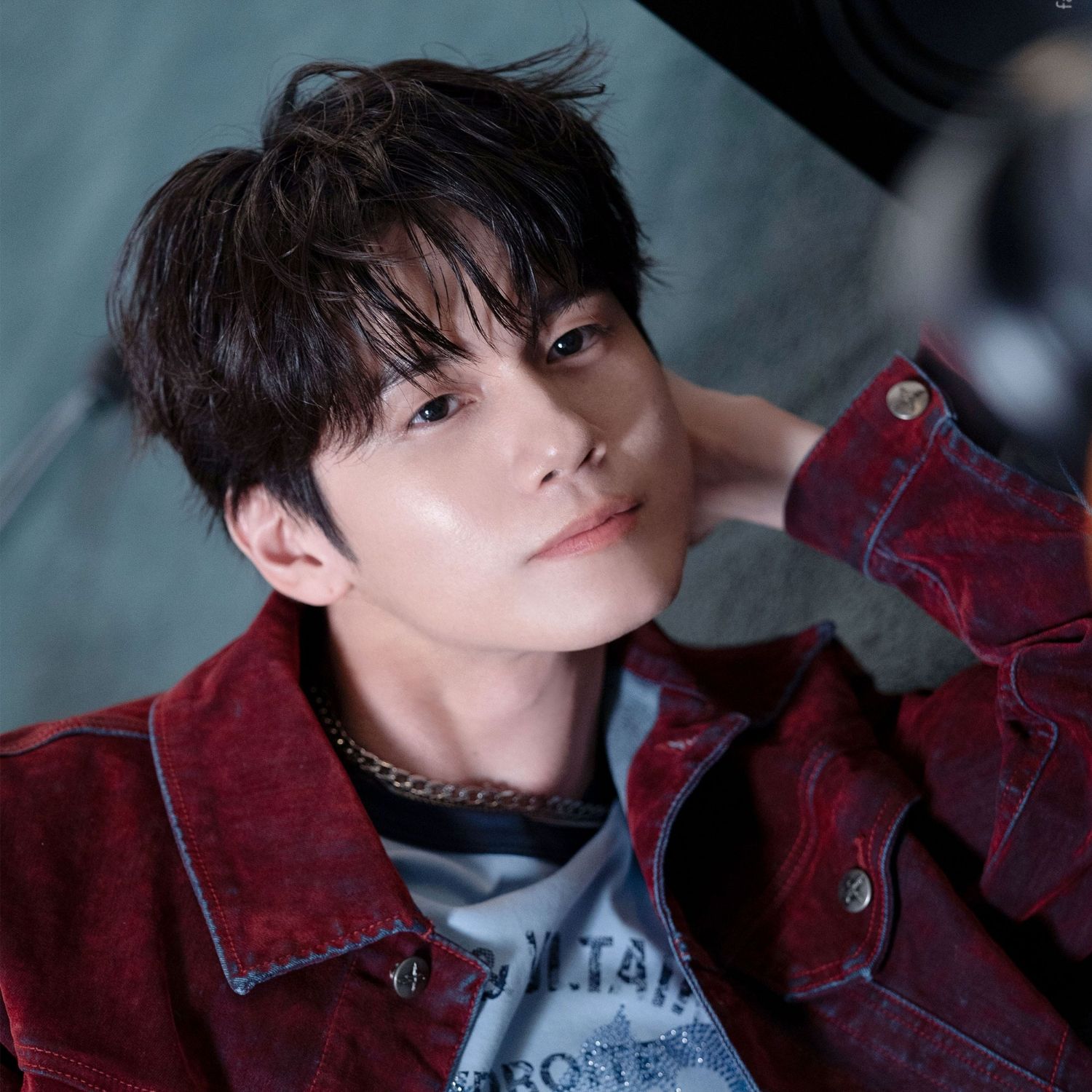 粉丝拍下的邕圣祐瞬间