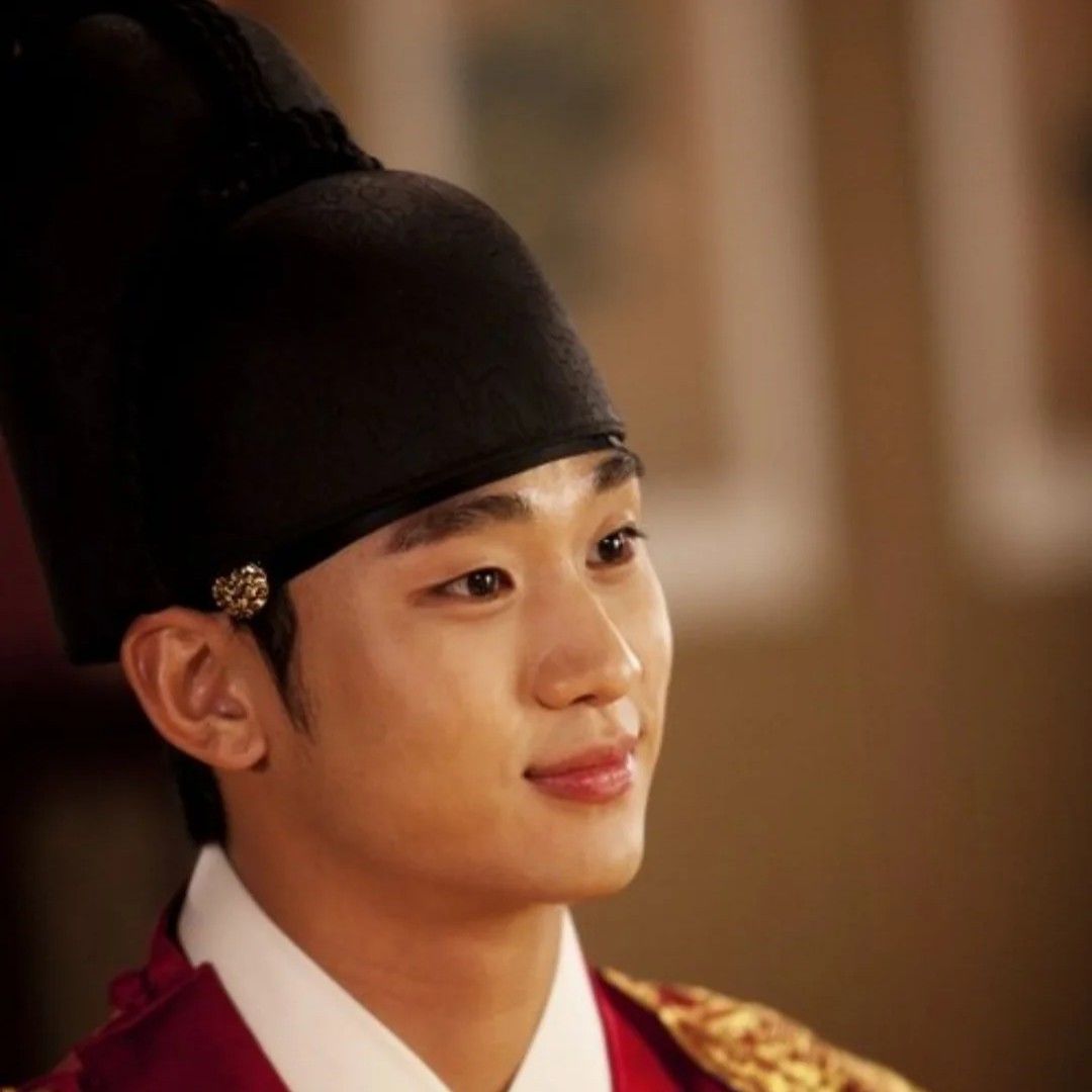 Recent activity shot of Kim Soohyun