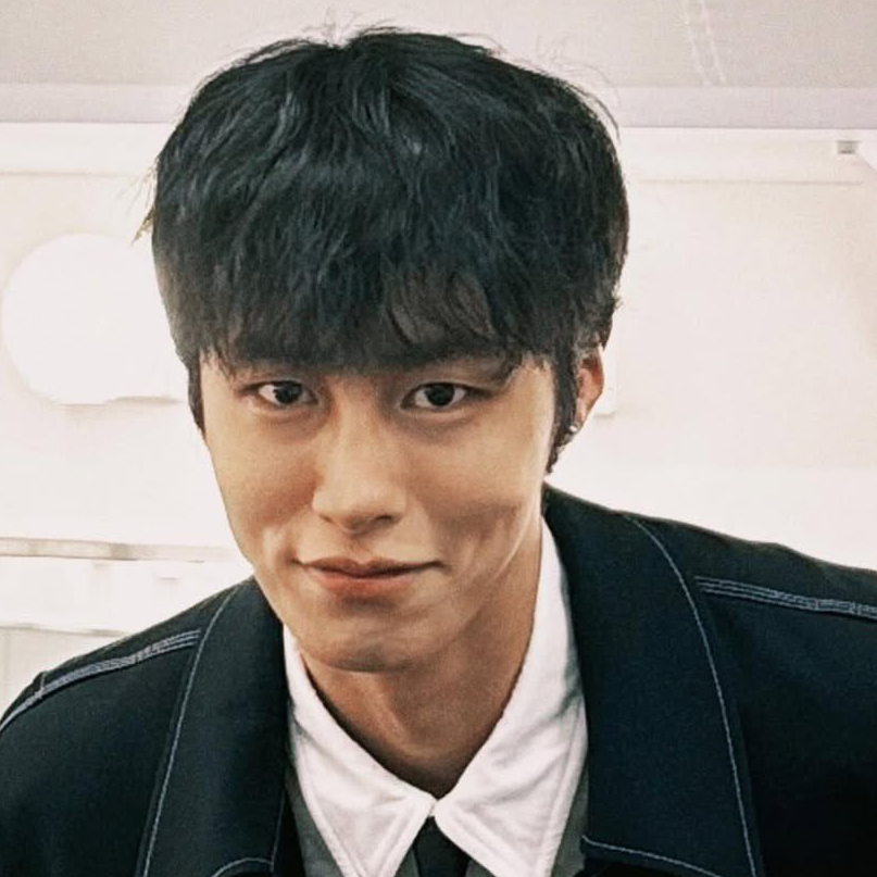 A moment captured by a fan of Lee Jaewook
