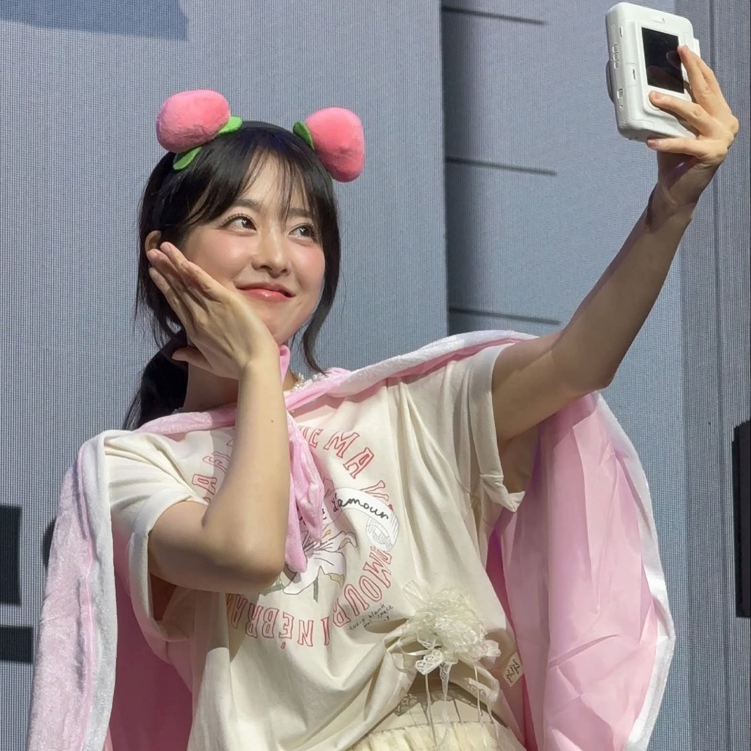 Behind-the-scenes cut of Park Boyoung
